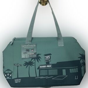 Trader Joe's Green Reusable Insulated Tote Bag. NWT holds up to 8 gallons